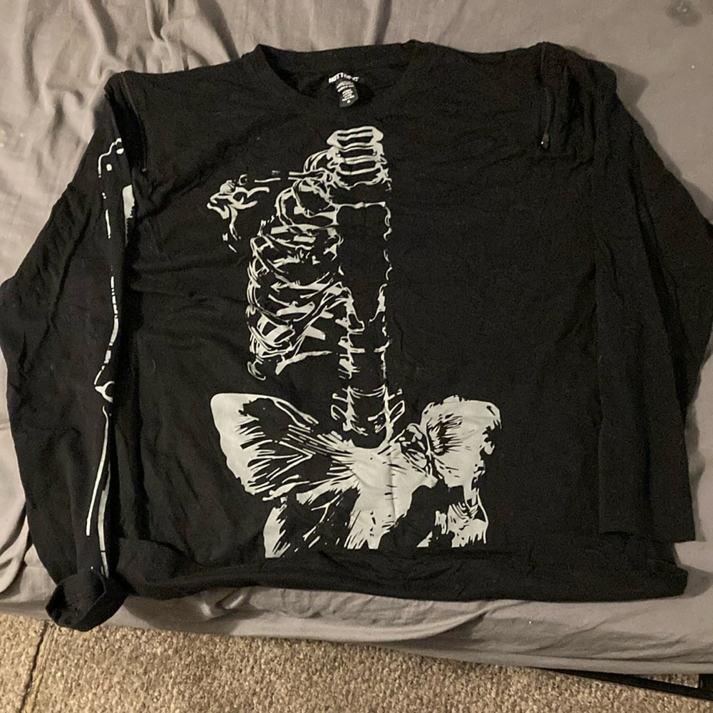 Hot Topic Black Graphic Long Sleeve Tee
